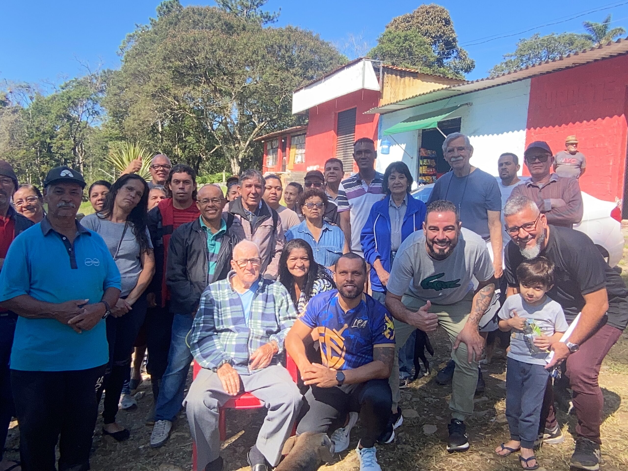 ✊ Bairro Paiol Velho se levanta: moradores cobram respeito, melhorias e presença do poder público.